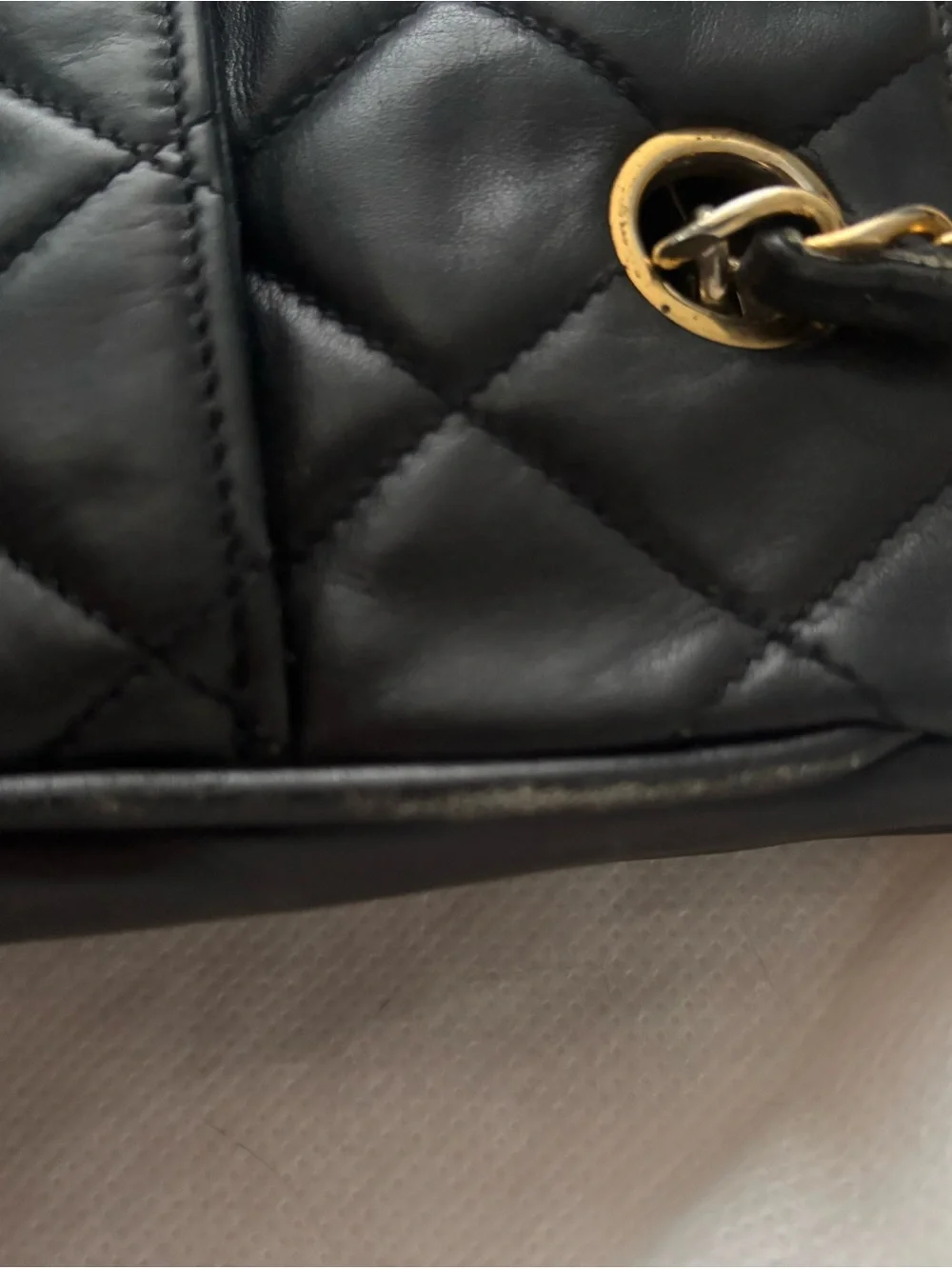 Vintage 80’s Chanel lambskin tote bag CC Charm, gold chain.